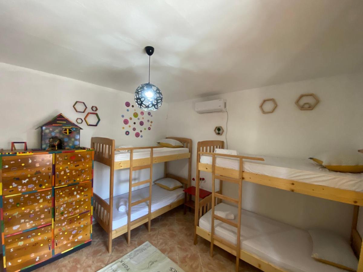 The Hood - Shkodra Backpackers Hostel المظهر الخارجي الصورة