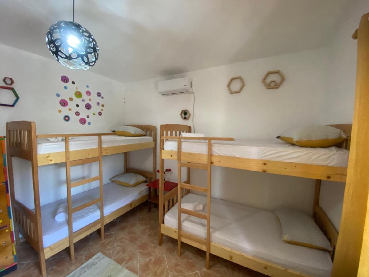 The Hood - Shkodra Backpackers Hostel المظهر الخارجي الصورة
