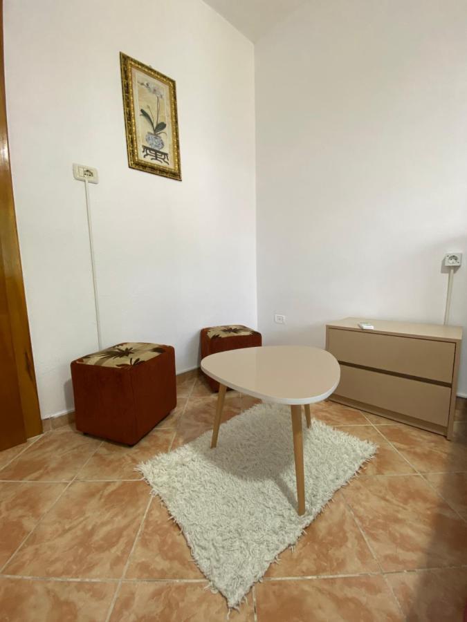 The Hood - Shkodra Backpackers Hostel المظهر الخارجي الصورة