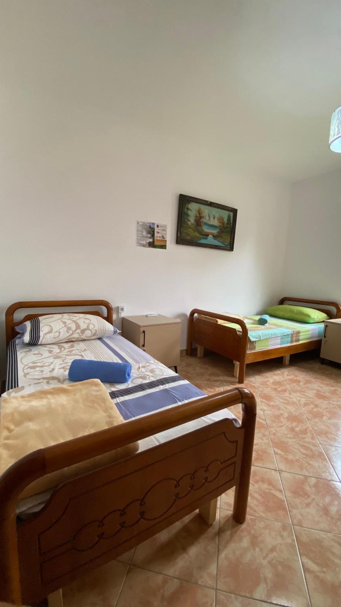 The Hood - Shkodra Backpackers Hostel المظهر الخارجي الصورة